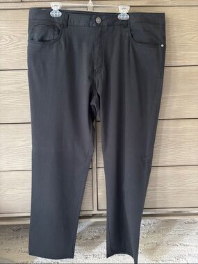 Tommy Bahama Men's Black Stretch 40 by 34.  Jeans
